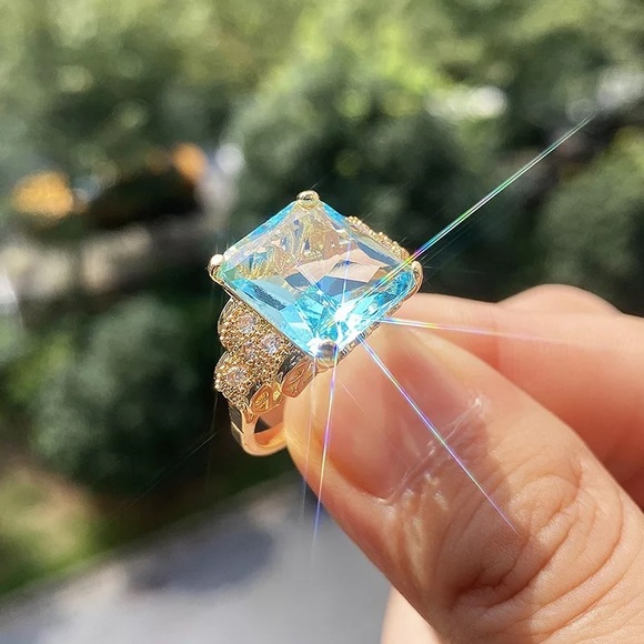 New Unisex 925 Silver Yellow Gold Plated Aquamarine Ring - Picture 3 of 6